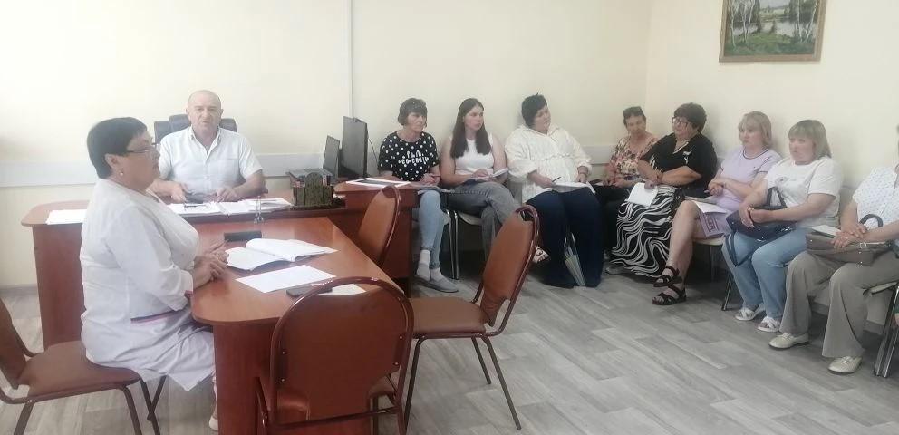 В ЦРБ прошло совещание с фельдшерами ФАП по актуальным вопросам педиатрии и эпидемиологической безопасности