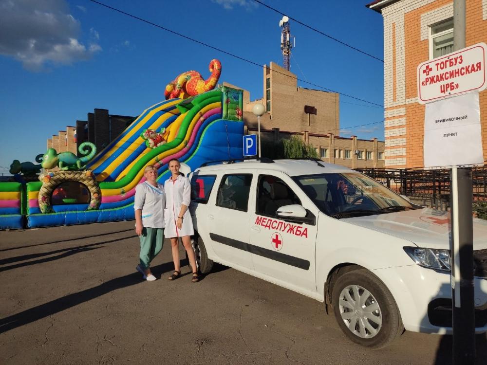 Работа прививочного пункта на Ржаксинском «Фестивале пирога» 30 июля.